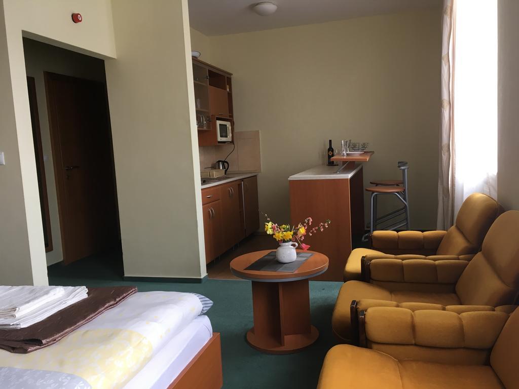 Apartman Darmon Piest'any Exterior foto