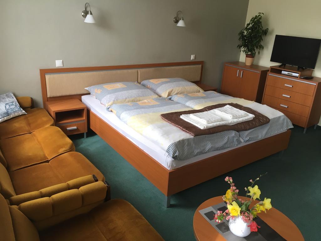 Apartman Darmon Piest'any Exterior foto