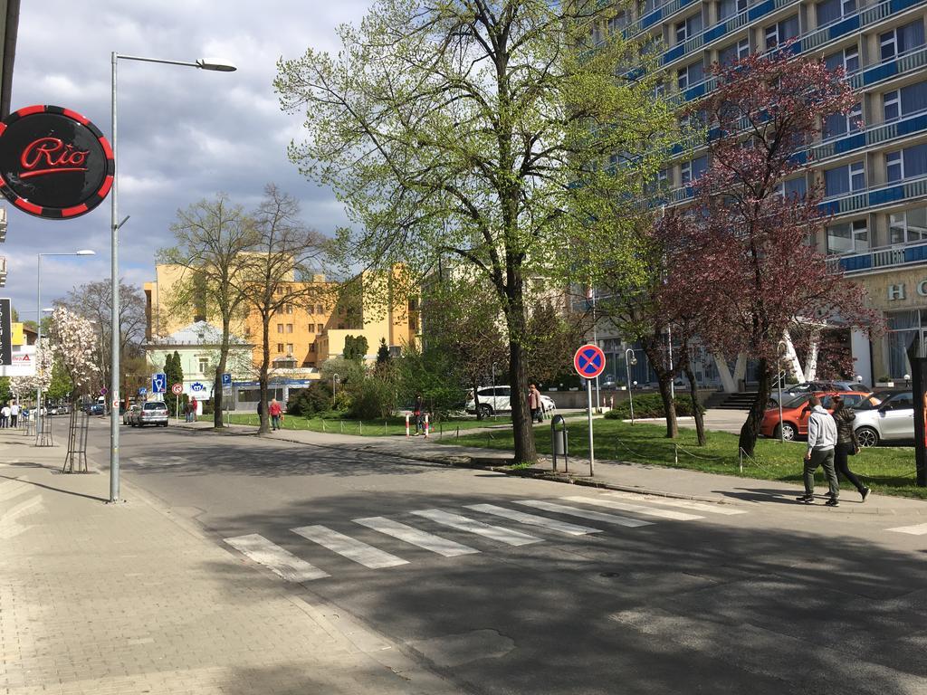 Apartman Darmon Piest'any Exterior foto